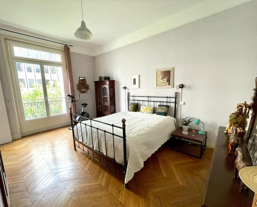 Appartement Familial Typiquement Parisien Parijs