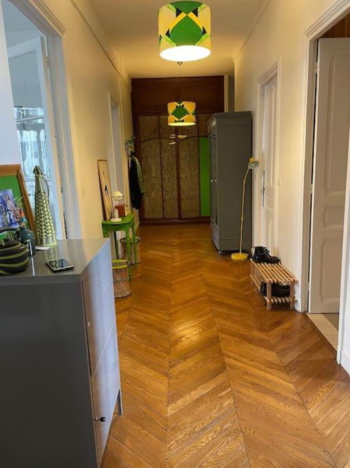Familial Typiquement Parisien Appartement *